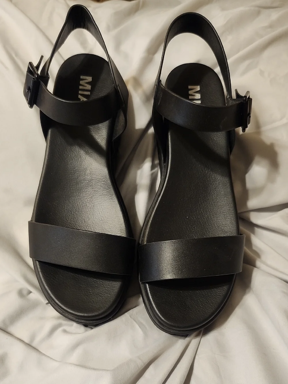 MIA Kayci Platform Sandals - Picture 2 of 5